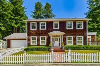 Quiet, luxe, near trails & town