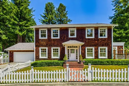 Quiet, luxe, near trails & town