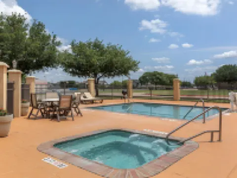 巴斯特羅普派恩斯貝斯特韋斯特酒店 巴斯特羅普縣酒店