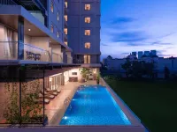 Hotel Santika Batam - Beach
