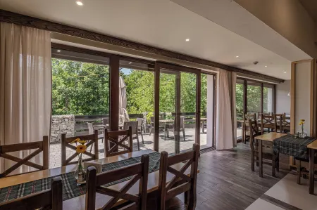 Perła Beskidu Отели в г. Цешин