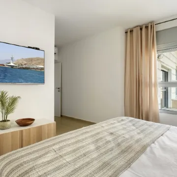 Sea View Penthouse Near the Beach by Sea N' Rent