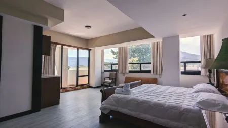 Casa Buena Hotel Отели в г. Кесальтенанго