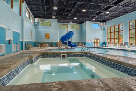 Cedar & Sky—Ozarks Hideaway