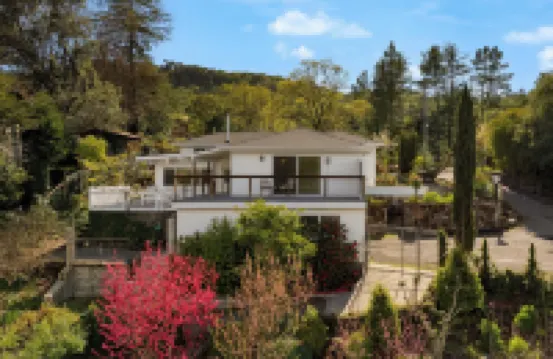 Modern Sonoma Stay w/ Spacious Deck, Views & Prime Location Bennett