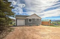 Lake-View Escape w/ Private Beach Resort Access! - Wifi