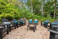 Movie Theater, Game Room, Hot Tub, Fire Pit, FUN!