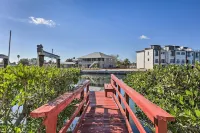 Private Dock and Saltwater Pool Apollo Beach House