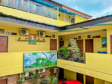 Grand Gelatik Hotel Karawang Отели рядом с достопримечательностью «Masjid Baiturrohim Pindo Deli 2»