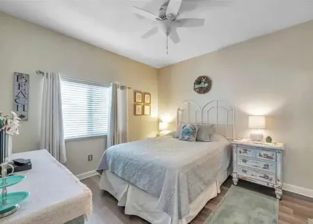 Waterfront quiet condo w Pool by Madeira Beach