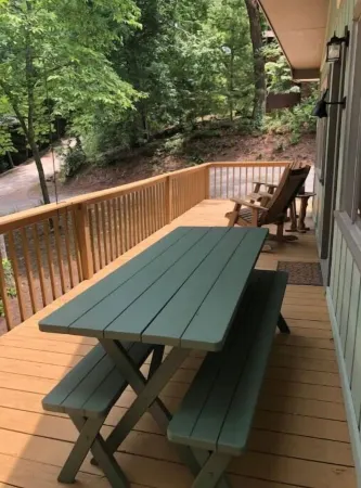 No Steps and Dogs Welcomed!