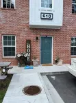 Clean Modern Deco Apt 1 BR 1 Bath Near Everything