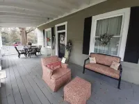 Senoia Farmhouse close to town, the home of The Walking Dead.