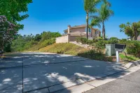 Tranquil Nature Retreat Private Patio & Cozy Charm Hotels in Pomona