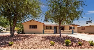 5베드룸, 10명 숙박 가능, 온수 욕조, 파이어 핏, 게임 & ASU까지 도보 가능 템페 주변 호텔