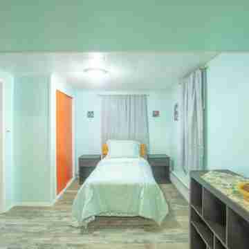 Semi-basement 2-bedroom apartment with AC in Fairbanks Rooms