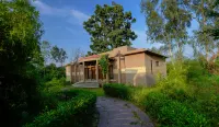 Aranyak Resort فنادق في Tala