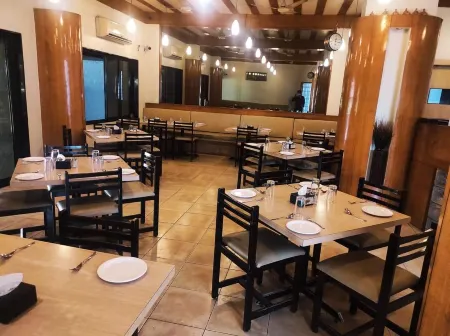 Hotel Orient Crown, Kolhapur