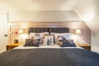 The Dinton Hermit Hotels near Mead Open Farm