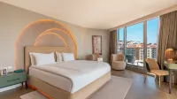 Qlusive Hotel فنادق في Bayraklidede Mahallesi