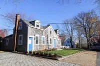 Historic Cape Cod 3BR Home in Sandwich – Walk to Beach & Dining
