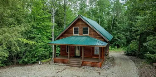 Beautiful Rustic 3-Bedroom Cabin Near Munising-Next To UTV/ATV/Snowmobile Trails