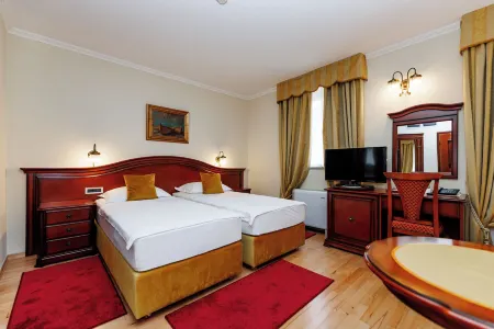 Hotel Savoy Отели в г. Опатия