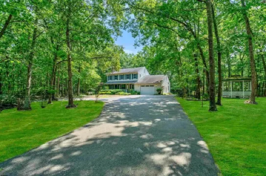 Secluded 3-Acre Retreat – Private King Suite, Full Kitchen, Near Atlantic City!