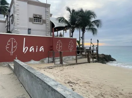 Portzvue Charming 2-bedroom apartment with WiFi, AC nestled in St. Peter