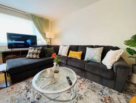 ((::Newly Cozy 4 Beds and 2 baths Unit for you::))