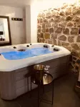 Suite with private jacuzzi in Corsica Hotels in Afa