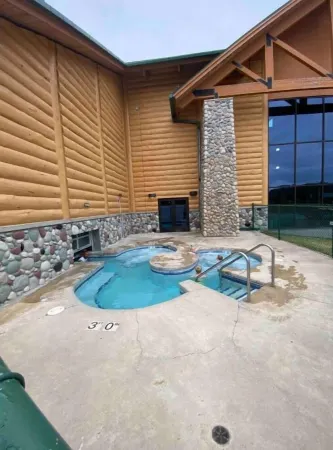 Charming 4 Bd/3.5 bath Cabin Upper and Lower Level-separate units one building Отели в г. Уорренс