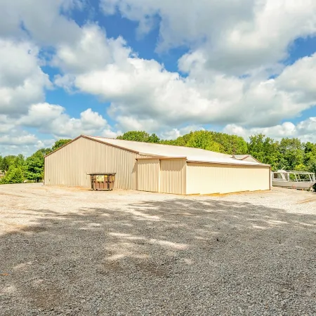 Murphysboro Retreat w/ Deck Near Kinkaid Lake!