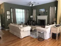 Quiet St- East Hampton close to Sag Harbor