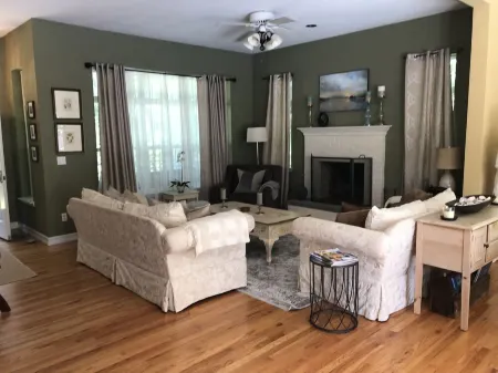 Quiet St- East Hampton close to Sag Harbor