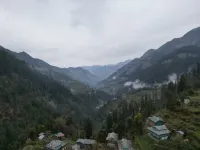 Home Stay with 360 view@Mountain bliss cottage,Jibhi. 5kms away from Jalori Pass