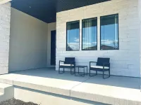 Fabulous 5 Bedrooms - New house with games room in Riverton Hotels in Riverton