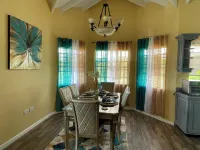 Tropical OasisCharming 3-bedroom house with AC and WiFi in delightful Choiseul Hotel a Cafeiere