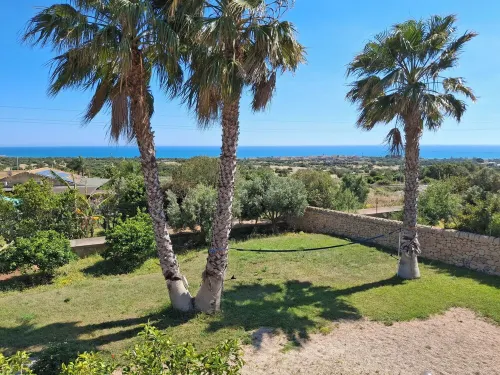 La Sirena the Mediterranean Oasis Sampieri, 2 minutes from the sea villa with pool. Hotels in Scicli