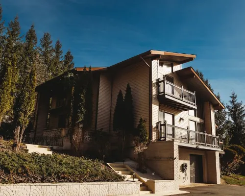 3-bedroom chalet just 13 minutes drive to Bethel Woods Hotels in Callicoon