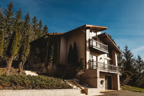 3-bedroom chalet just 13 minutes drive to Bethel Woods