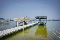 Lakefront Syracuse Home w/ Deck & Private Dock! - Country Houses