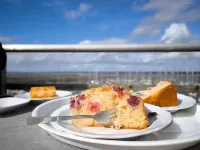 Perfekt für Familien und Paare - Inkl. Kinderbuggy, Wickeltisch und Strandnah Hotels in Bensersiel