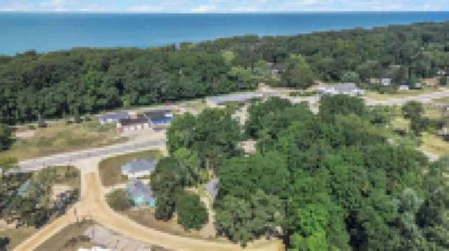 Charming 3-bedroom cottage nearby Lake Michigan beaches & restaurants Hotels in Lake Michigan Beach