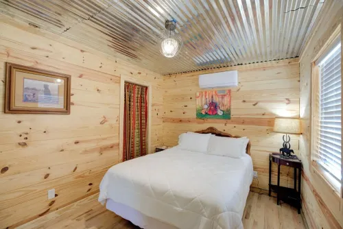 Escape to a peaceful retreat close to Canyon Lake Guadalupe River  New Braunfels