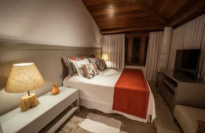 Spectacular Beachfront Luxury Mansion. Hotels near ubuntu