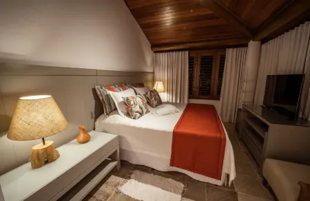 Spectacular Beachfront Luxury Mansion. Отели рядом с достопримечательностью «ubuntu»