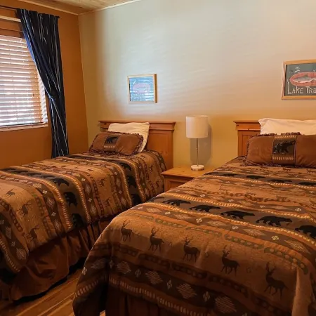Lake living: newly renovated 2-bed/2 bath condo on Little St. Germain Lk w/ WiFi