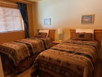 Lake living: newly renovated 2-bed/2 bath condo on Little St. Germain Lk w/ WiFi