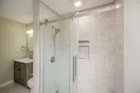 Convenience+Convenience=Charming 3 bedroom house with WiFi,AC in pleasant Evans Hôtels à : Evans